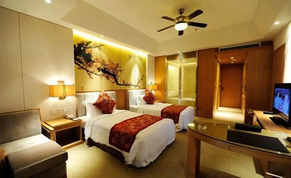 Qinhuangdao Arcadia Seaside Holiday Hotel