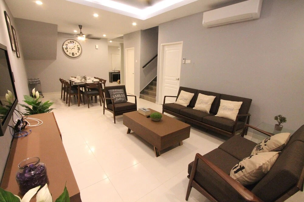 Ian's Genesis Townhouse