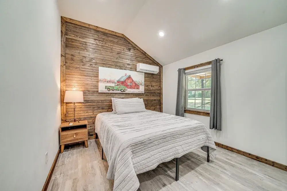 Secluded Broken Bow Cabin w/ Fishing Pond & Views!
