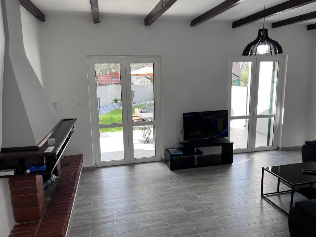 Modern Apartment in Starigrad Paklenica with Barbecue