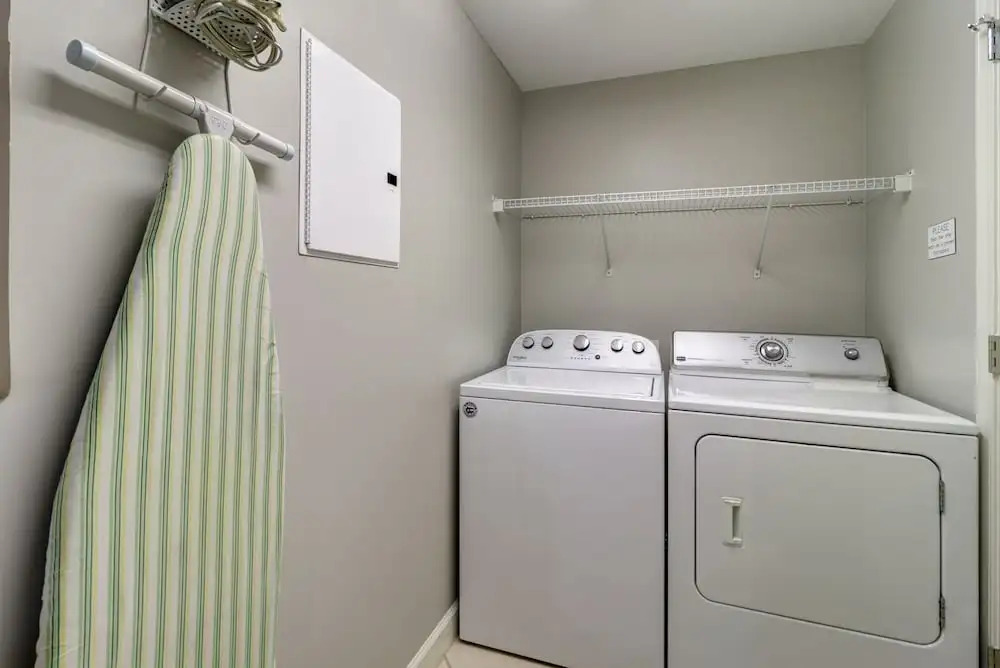 Gulf Front Master Suite! Directly On The Beach! 3 BR / 2 BA! Sleeps 8