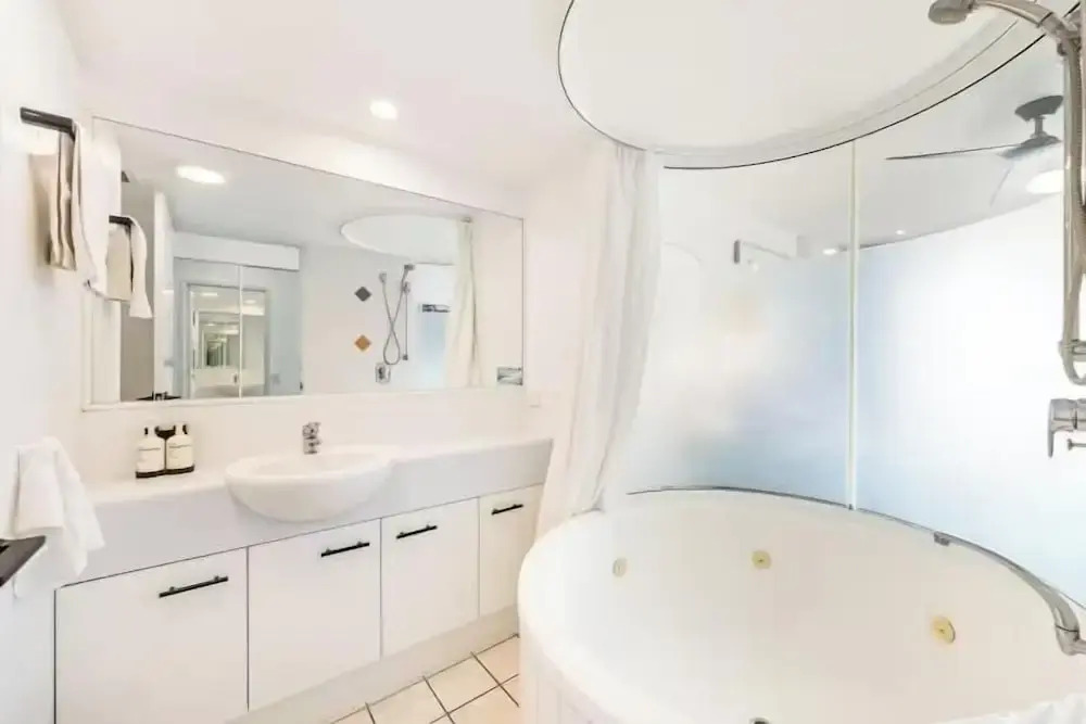 Wake to the Waves - Oceanfront Apartments