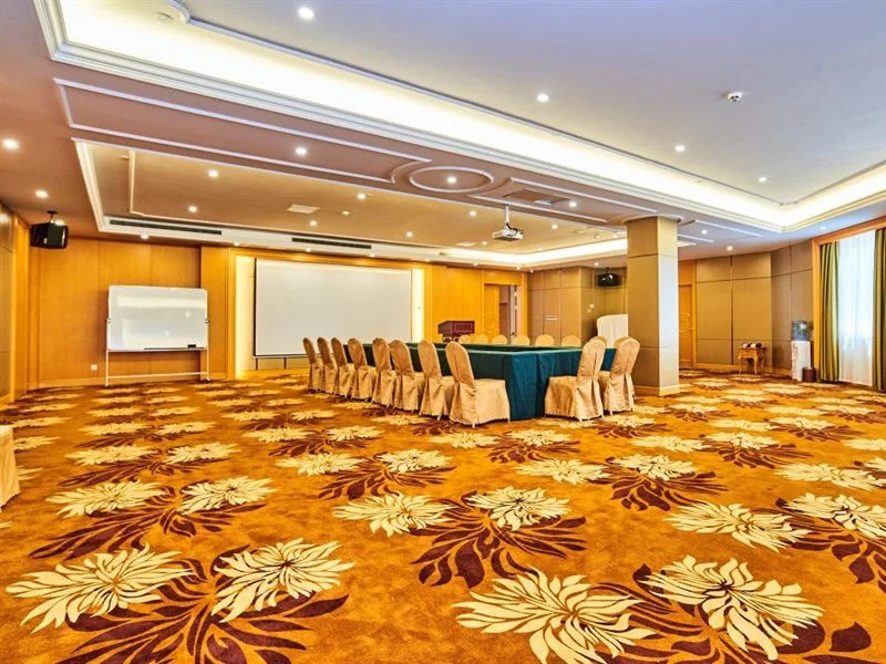 Vienna International Hotel (Fuzhou South Railway Station, Lulei Metro Station)