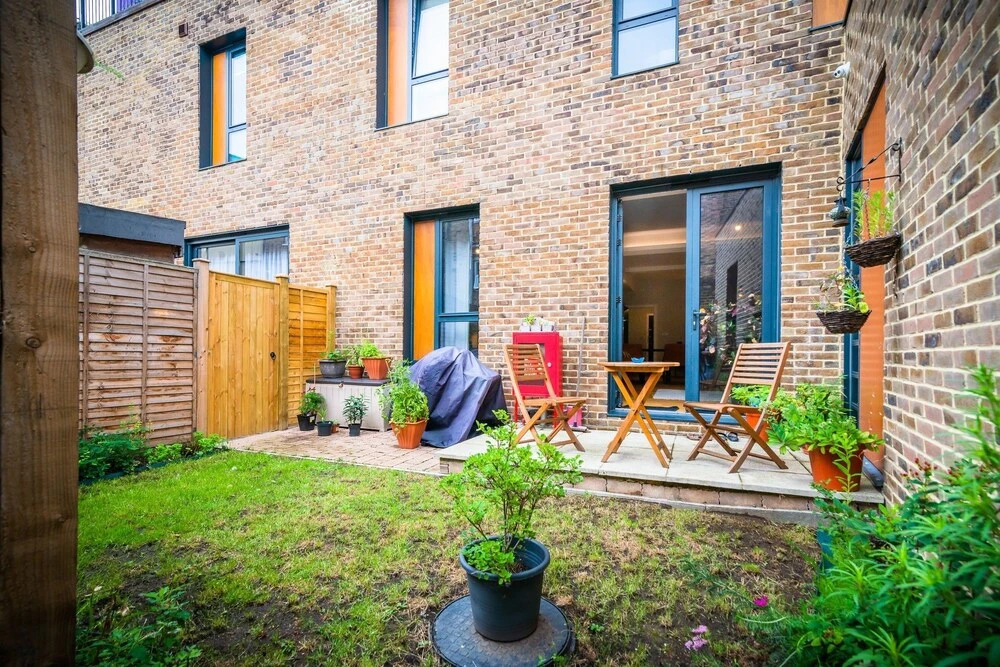Stunning 2br Home W/Garden, 20 Min To Central!