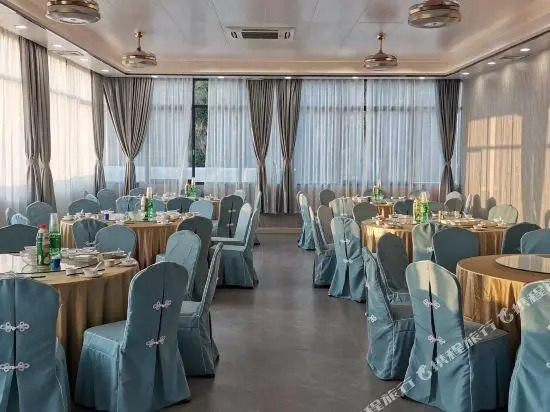 Royal Hotel