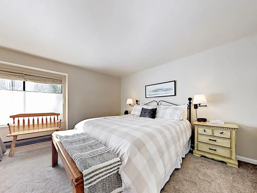 Meridian #182 - 2 Br Condo