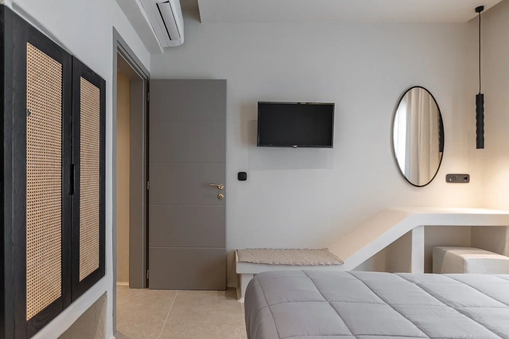 Lithia Exclusive Villas & Suites