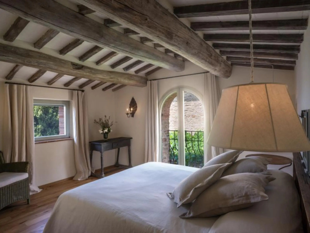 Private villa sleeps 10 with garden and swimming pool-VILLA IL MANDORLO