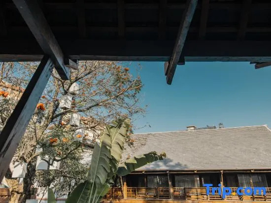 Jinghong Manying Dai Tai Courtyard Villa