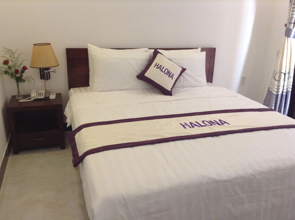 Halona Hotel