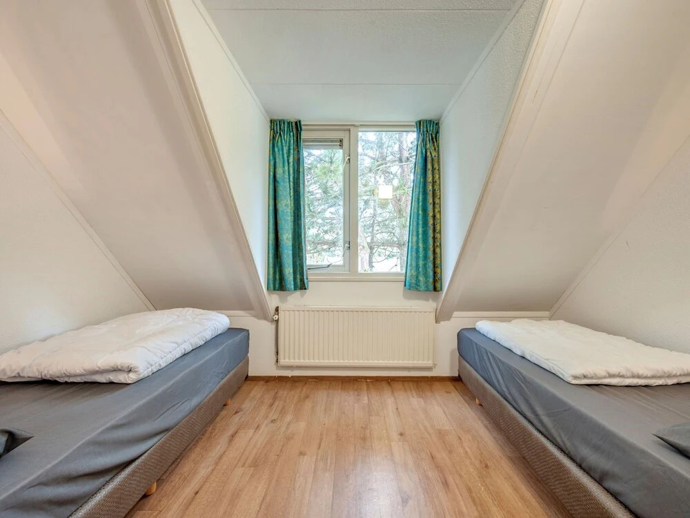 Tidy Bungalow With Microwave, 3 km. From Renesse and Beach