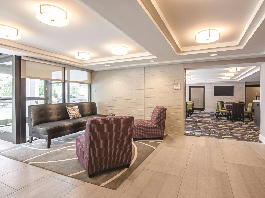 La Quinta Inn & Suites by Wyndham Portland DT Maine Med