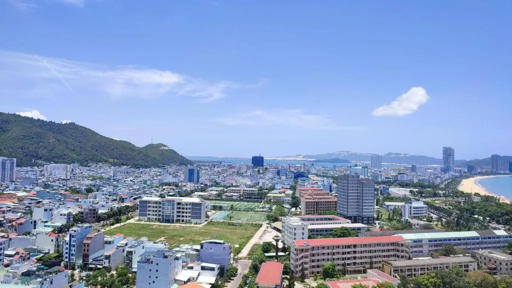 FLC Sea Tower Quy Nhơn, ban công view biển, bồn tắm, hồ bơi có phí , gần quản trường