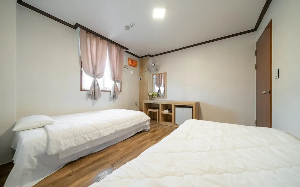 Incheon (Seokmodo) Hotel