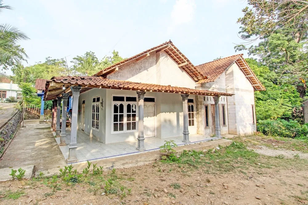Hotel O Agus Kostel SyariahNearWisata Agro Jollong