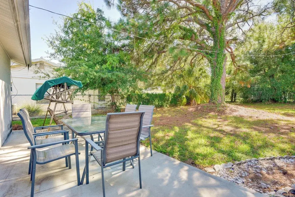 Pet-friendly Sarasota Home: 2 Mi to Bayfront Park!