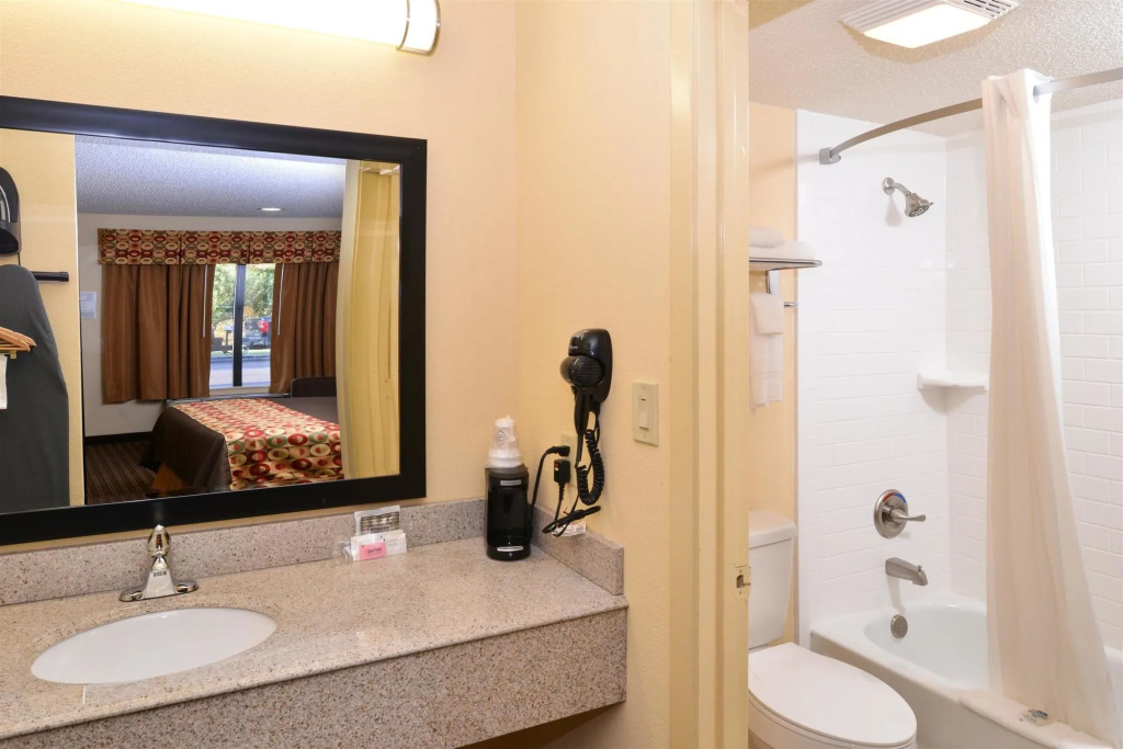 Americas Best Value Inn Tupelo Barnes Crossing