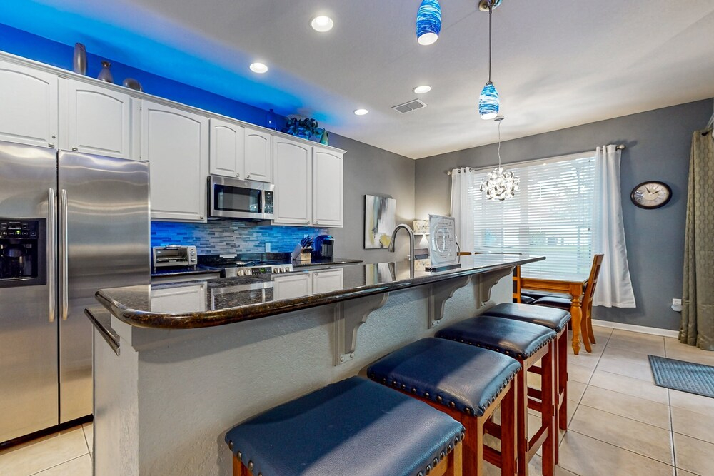 All-suite Retreat With Pool, Spa, Waterslides, Tennis - Near Dining & Disney