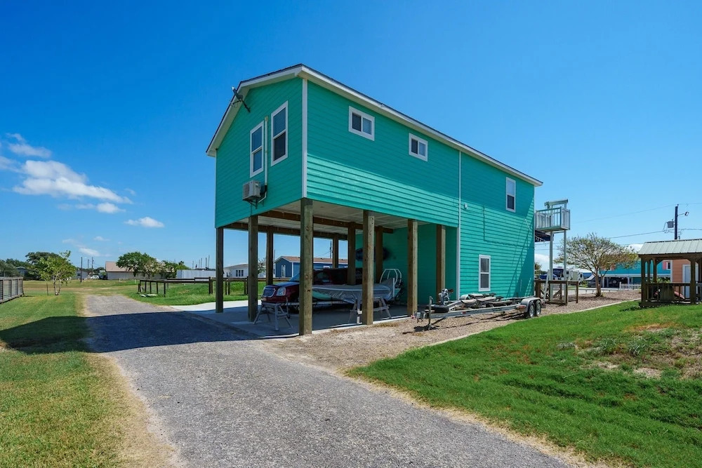 Wade Into Life 3 Bedroom Home By Redawning