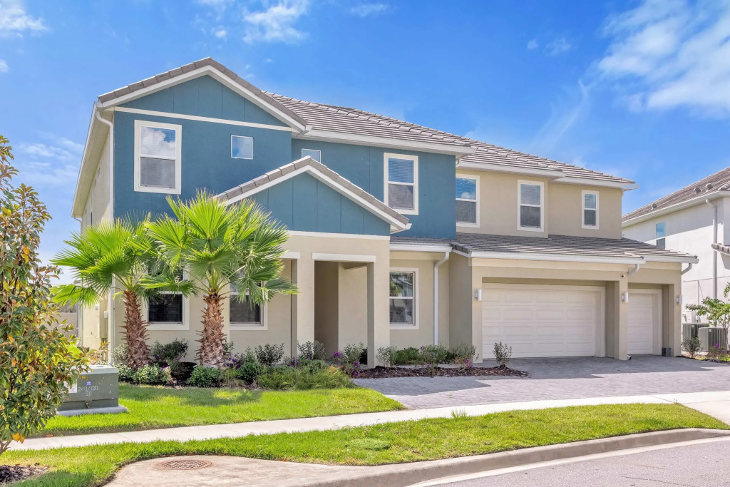 Luxury Home - ALL the Extras - Sleeps 39