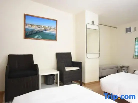 Inn Between Waves