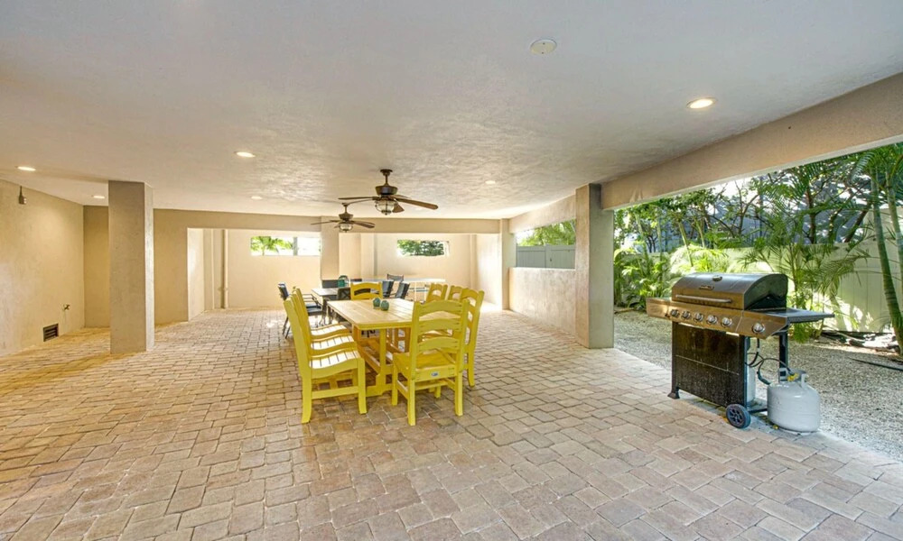 Tropical Hideaway