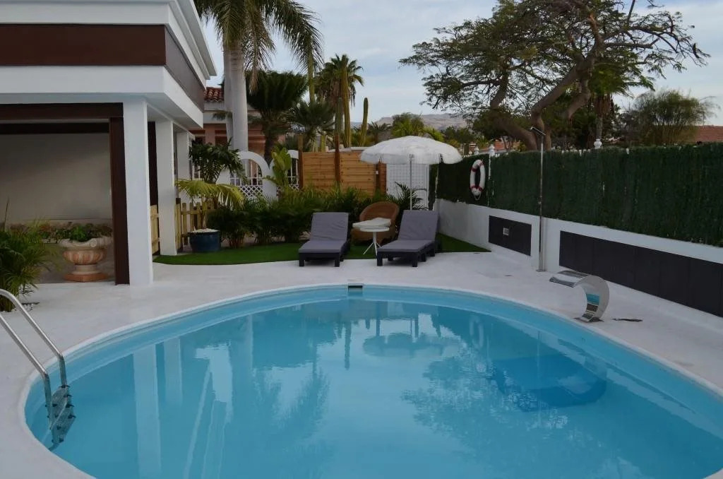 Lacy Golf Apartments