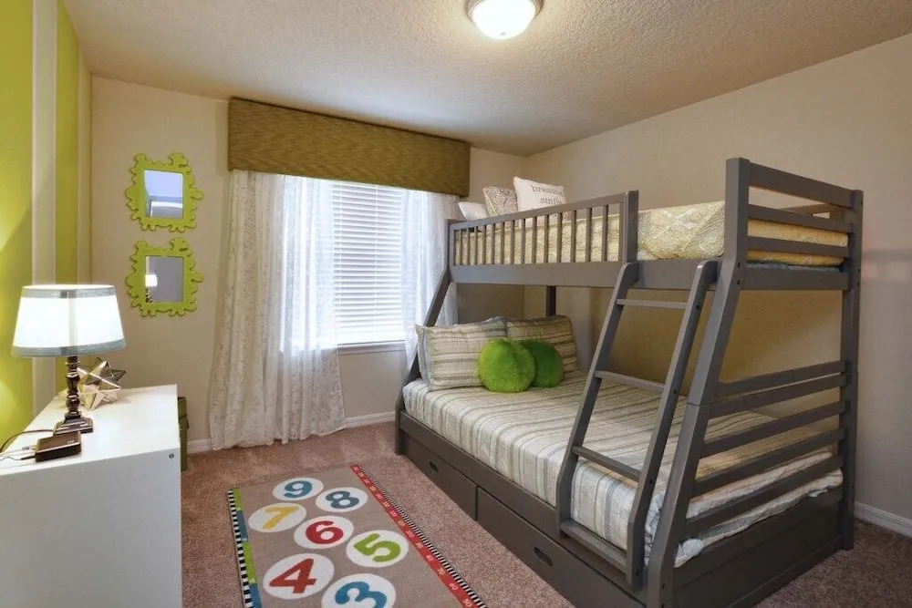Windsor at Westside-6 Bedrooms House W/pool-3700ww Home