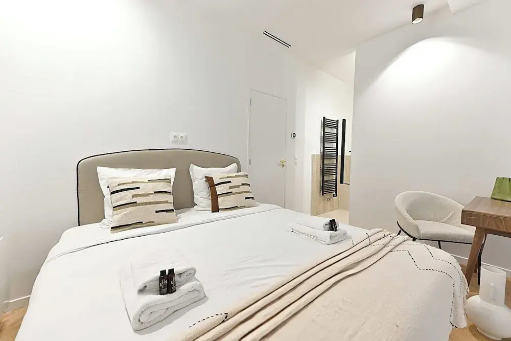 New Flat With AC Porte Maillot/arc de Triomphe