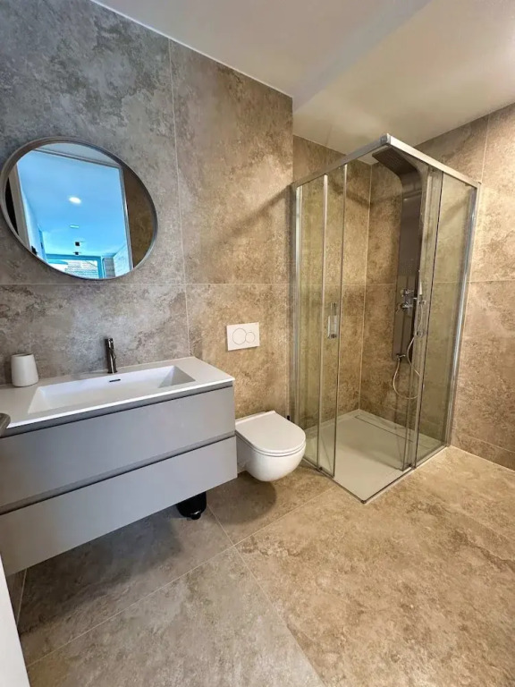 Garden Residence - Premium Downtown Apartment