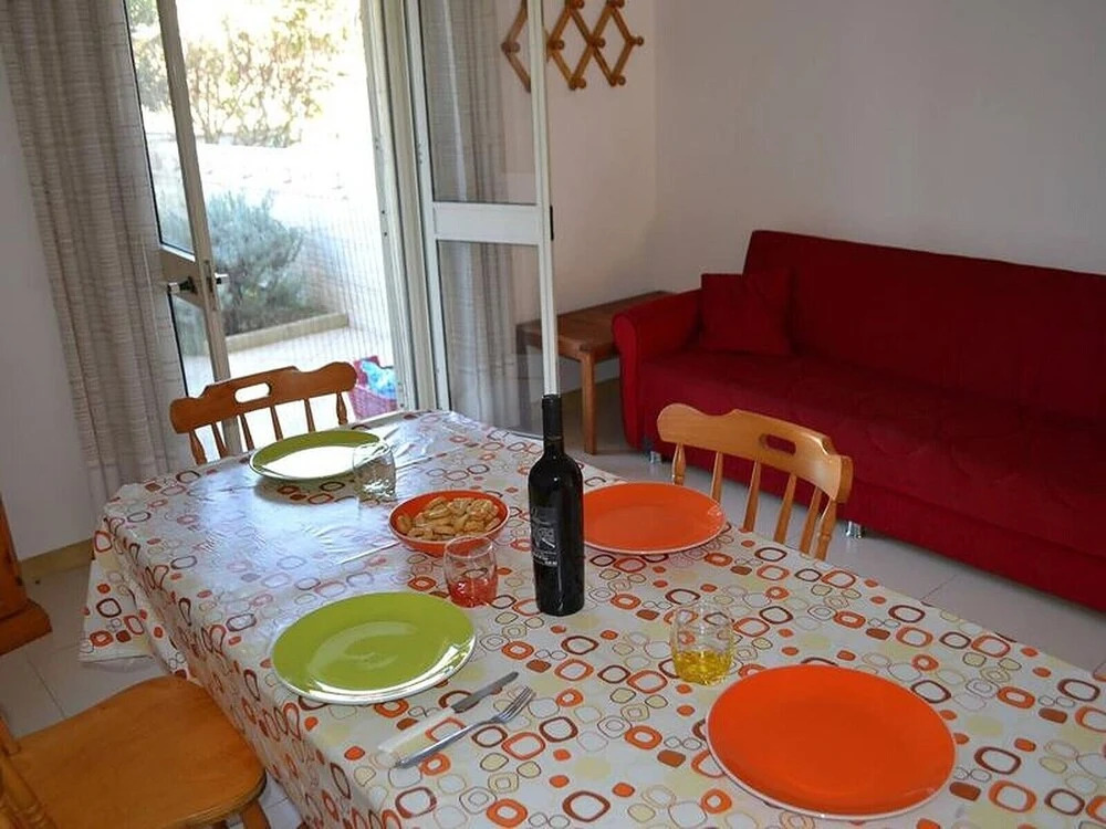 Cosy Apartment Near The Beach With Patio Balcony Pets Allowed Parking