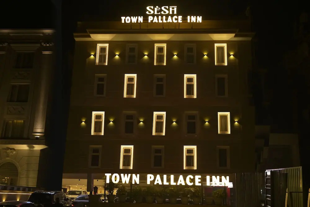 Town Pallace Inn
