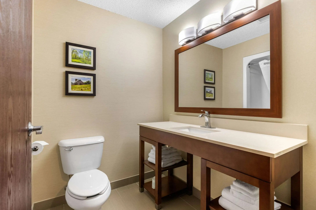 Comfort Suites Cedar Falls Industrial Park