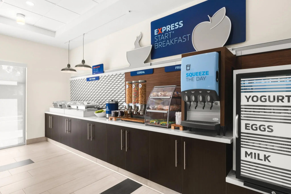 Holiday Inn Express Hotel & Suites Willows by IHG