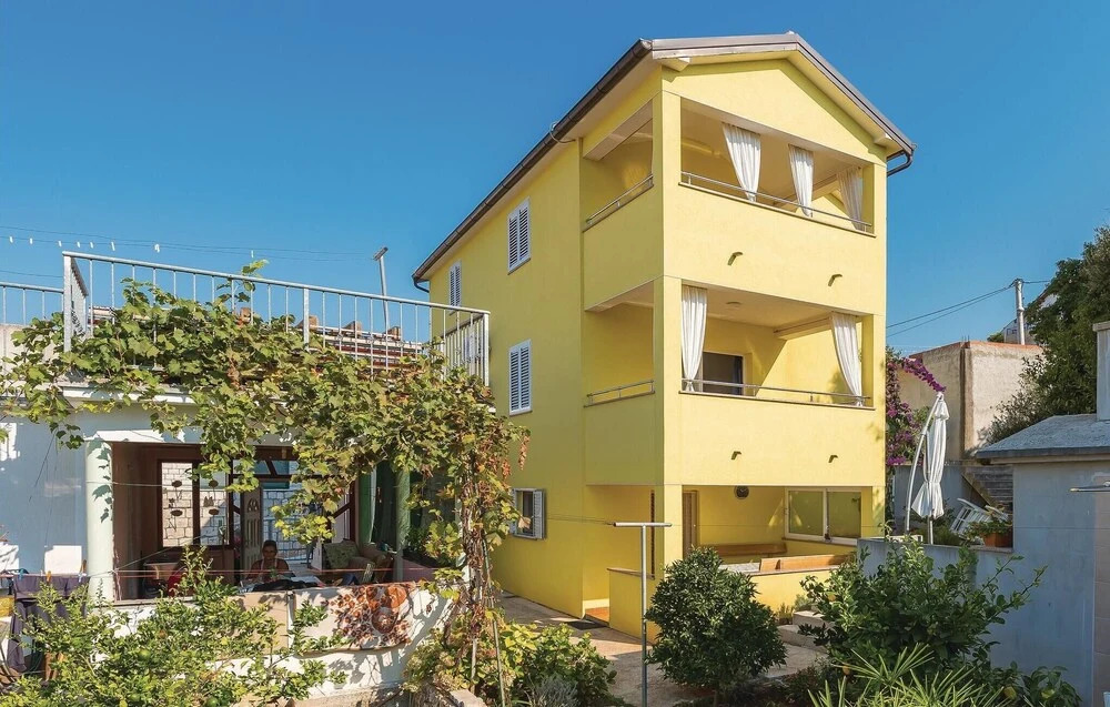 Beautiful Home in Rogoznica With Wifi and 2 Bedrooms