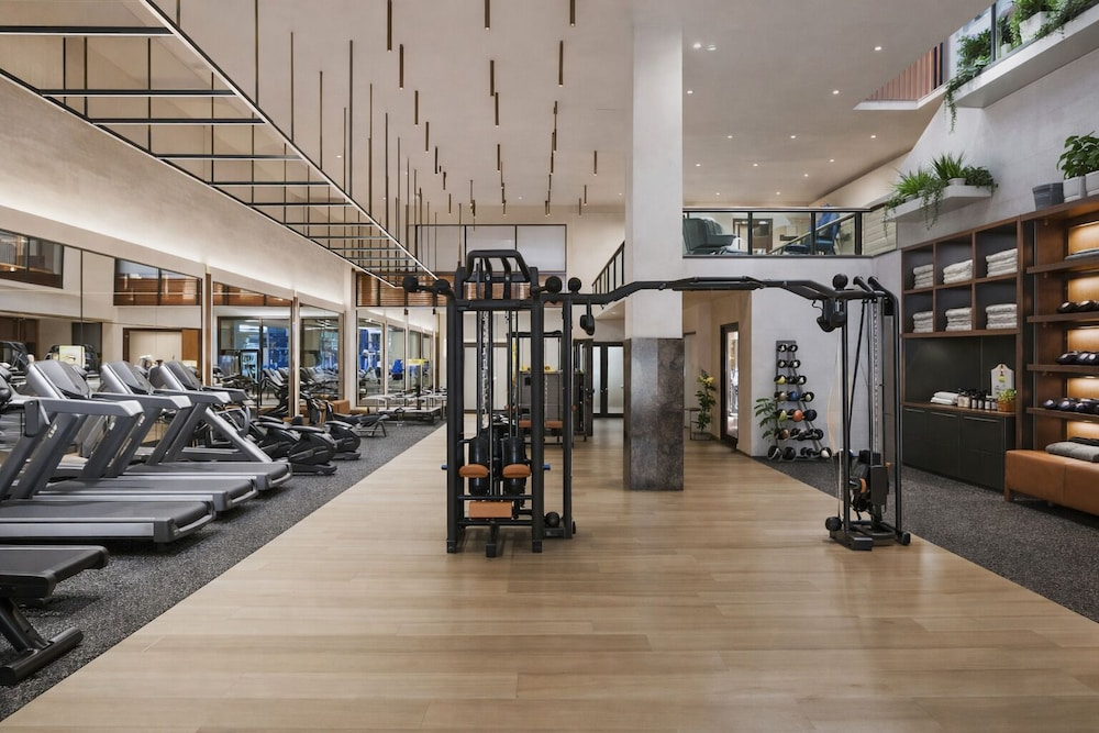District 225 Condo by Ionica