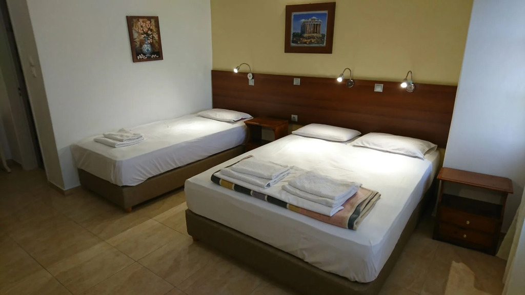 Eleni Rooms
