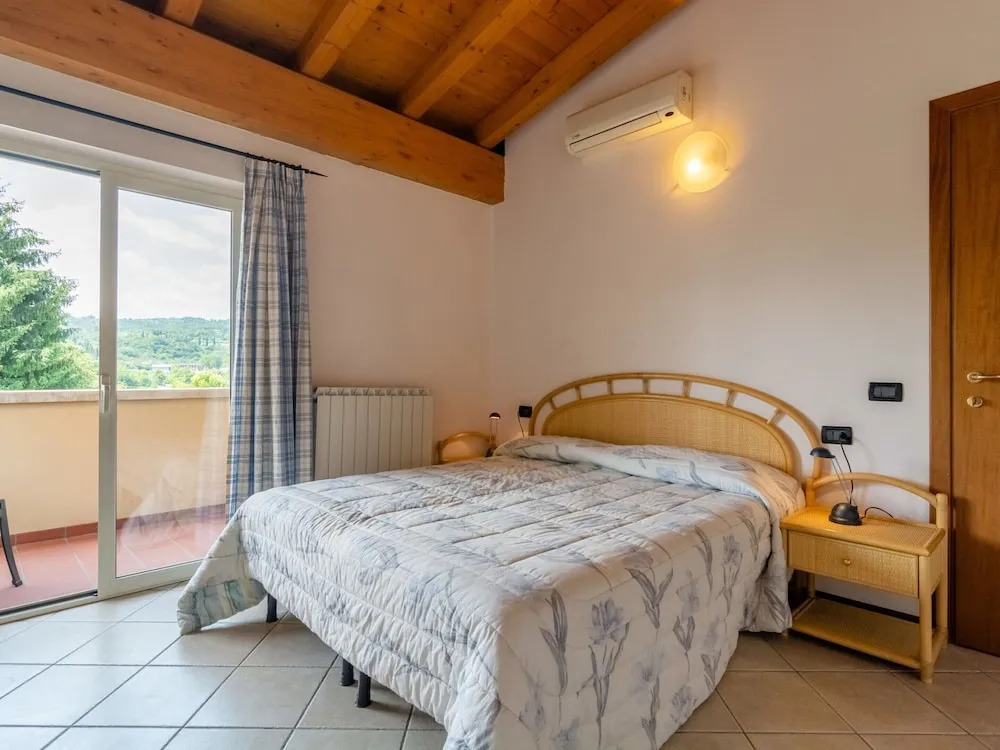 Agriturismo with Pool near Golf Course & Salò