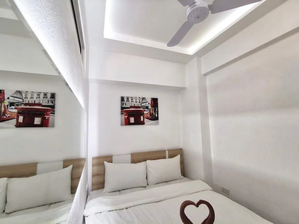 Hagone Condotel - Pool, Near Pattaya City & Steps to Weekend Market