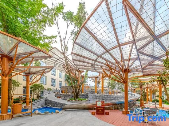 Tengchong Airport Sightseeing Hotel