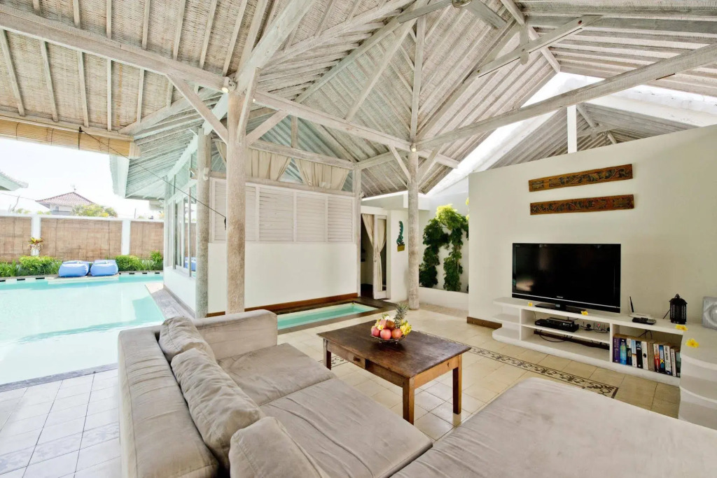 Villa Laksmana Hideaway 2 - Surrounded by water- 2bd villa with fantastic pool