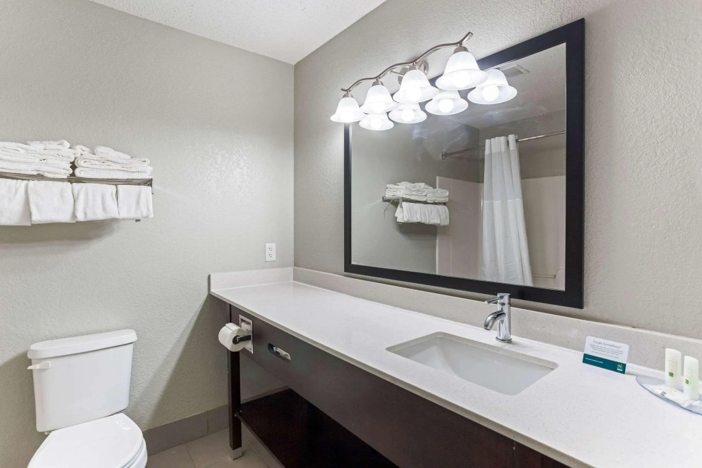 Quality Inn & Suites Ferdinand