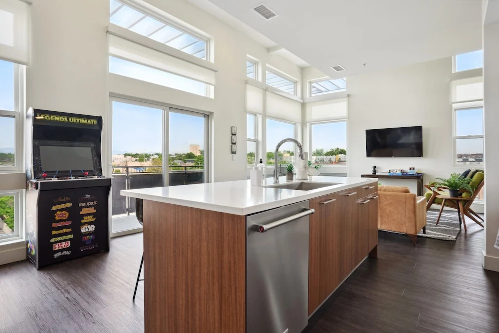 Skyline Penthouse | Espadin LoHi
