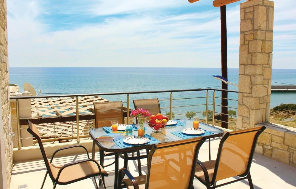Stunning Home in Heraklion With Wifi and 3 Bedrooms