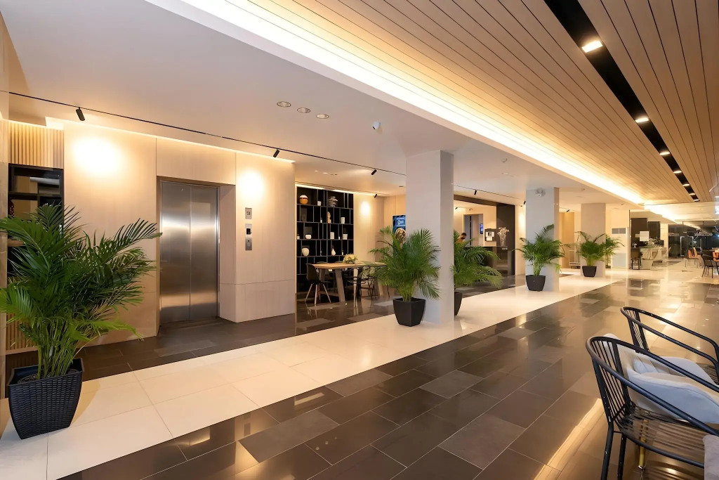 Leenova Hotel