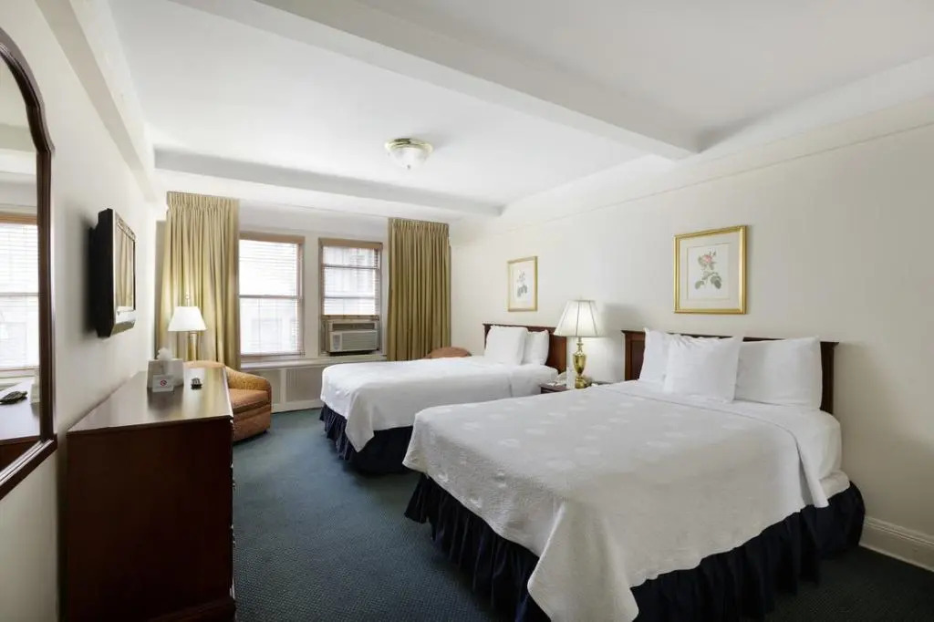 Salisbury Hotel