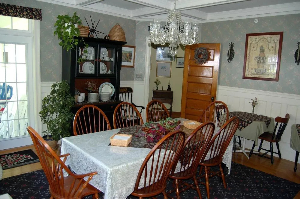 Atlantic Birches Inn