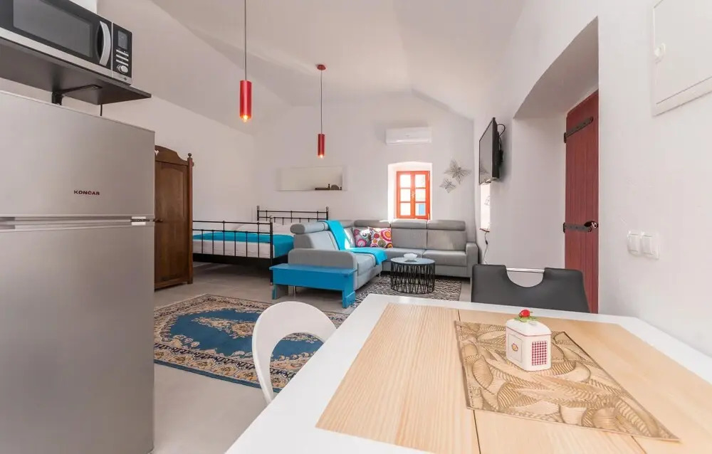 Beautiful Home In Sukosan