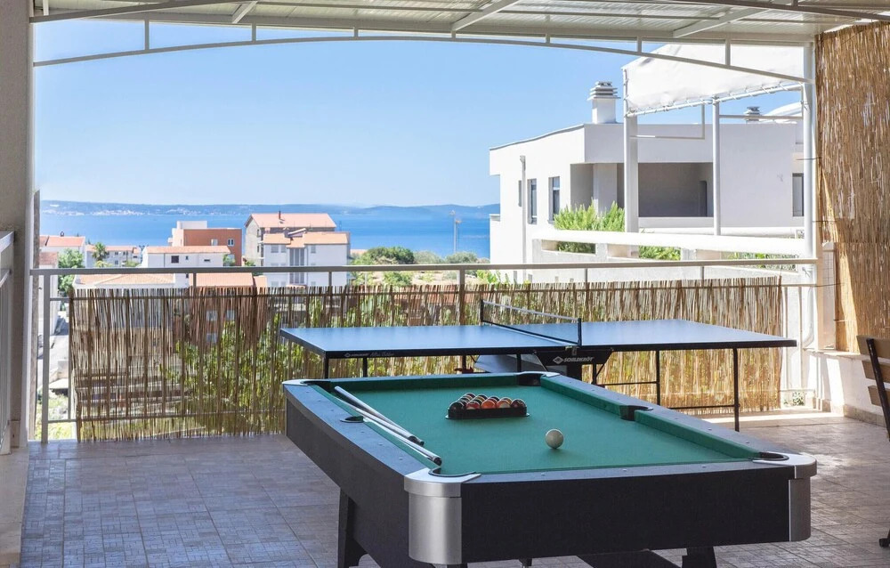 Nice Home in Podstrana With Wifi and 2 Bedrooms