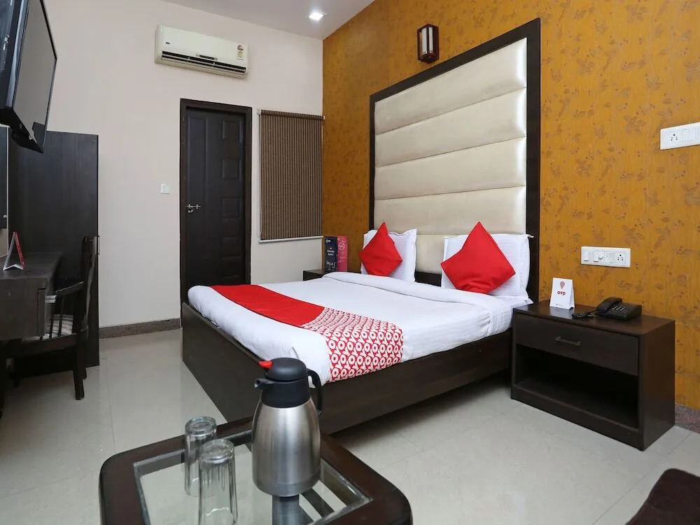 Hotel Amara by OYO Rooms
